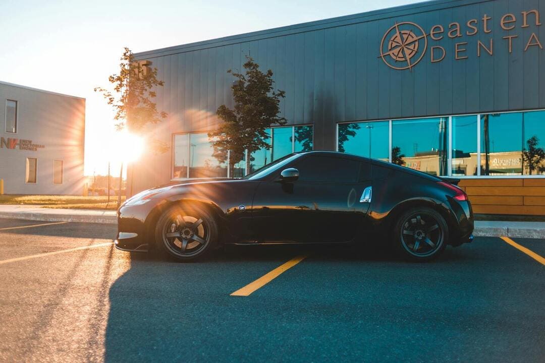 car-in-front-of-a-building