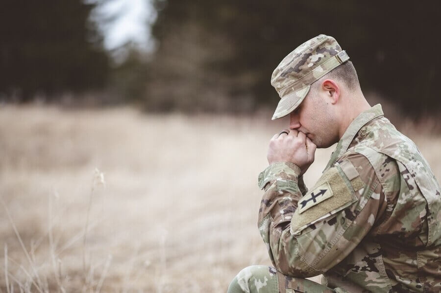 soldier-kneeling