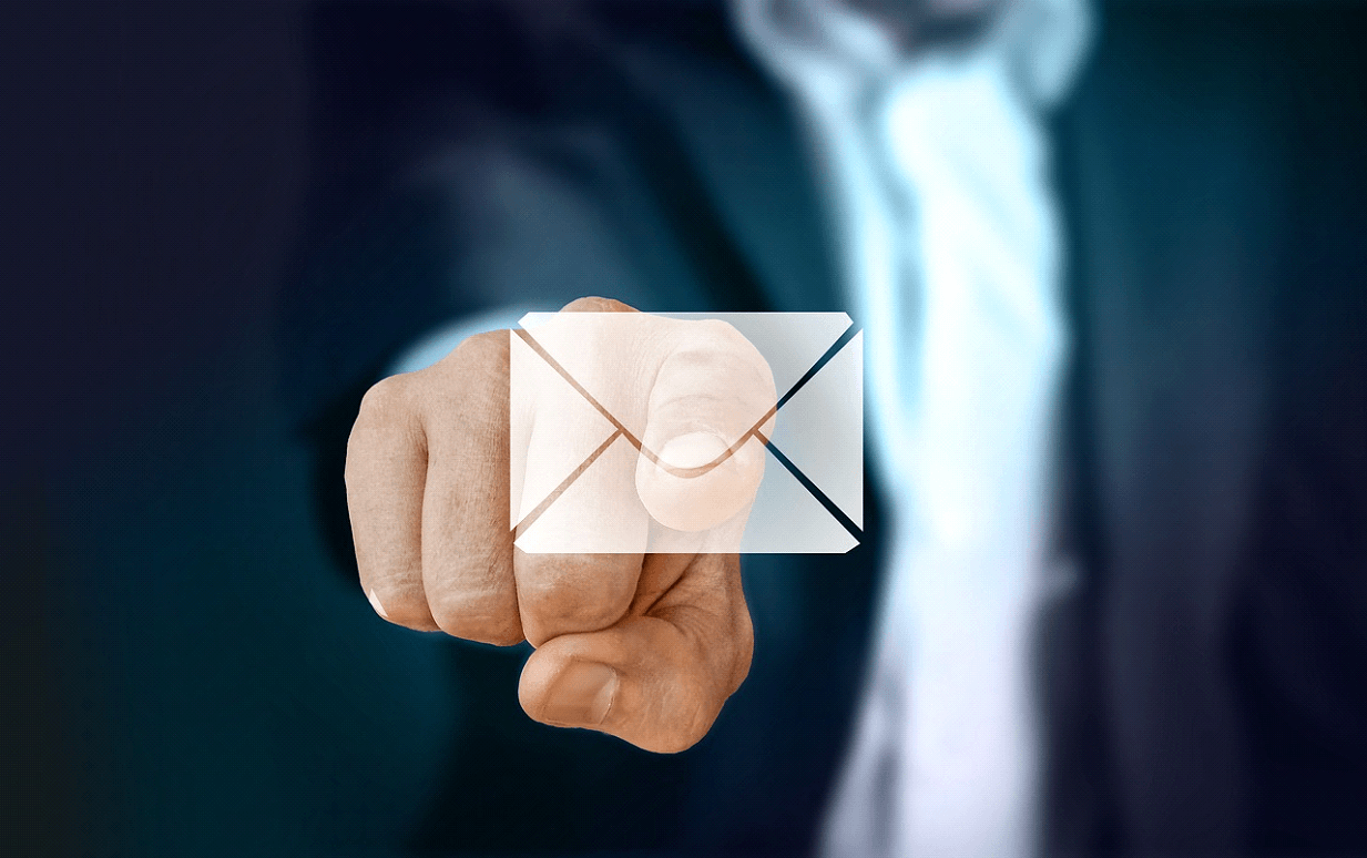 hand pointing at email with da-3439