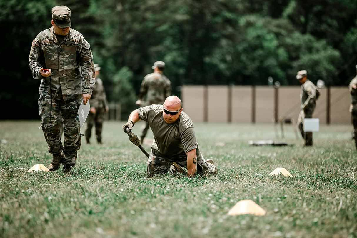 soldiers-exercising