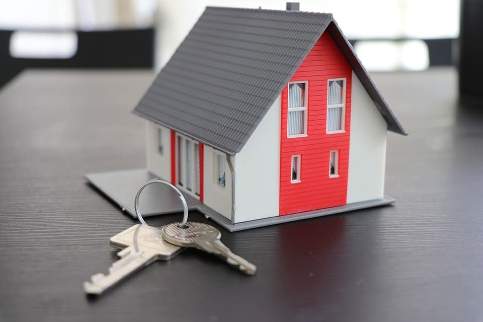 model-house-with-keys